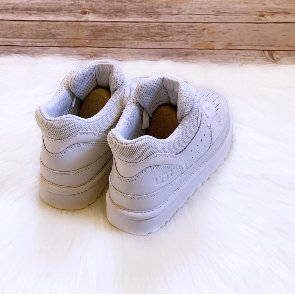 UGG Women’s Highland Sneakers In White - Picture 5 of 9